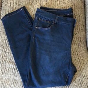 Like New!! Super soft Celebrity Pink jeggings